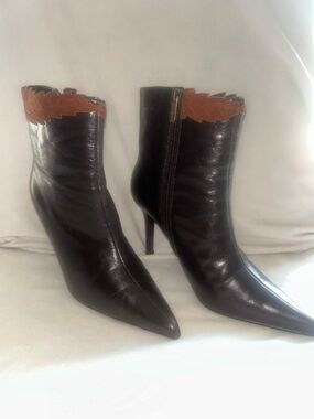 Colin Stuart Black Leather Pointed Toe Ankle Boots with Brown Trim #414_1251